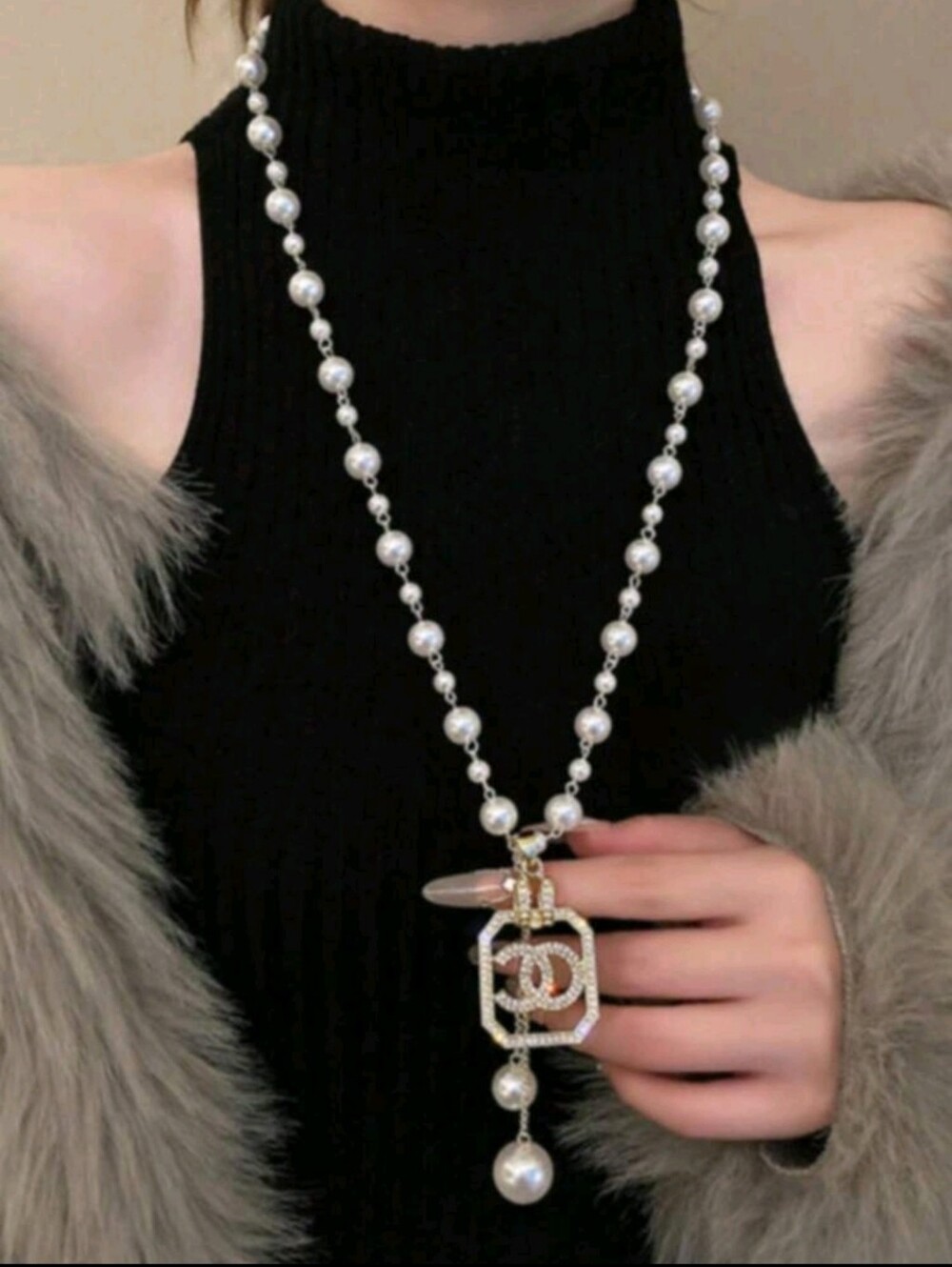 Luxury Style Necklace - Picture 2 of 3